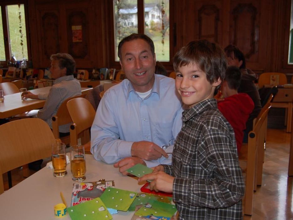 Bücher und Spiele standen an diesem Tag im Mittelpunkt im Sternensaal in Schruns. Bücher und Spiele standen an diesem Tag im Mittelpunkt im Sternensaal in Schruns.