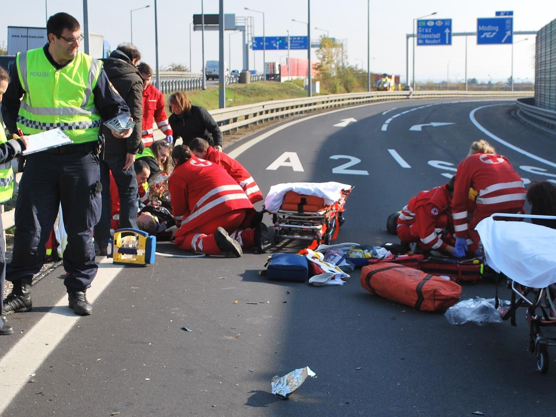 Der Unfall auf der A21 beim Knoten Vösendorf forderte zwei Verletzte.