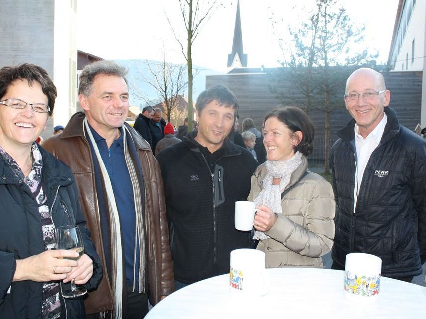 Auch der gemütliche Teil kam beim Lingenauer Adventmarkt nicht zu kurz. Auch der gemütliche Teil kam beim Lingenauer Adventmarkt nicht zu kurz.