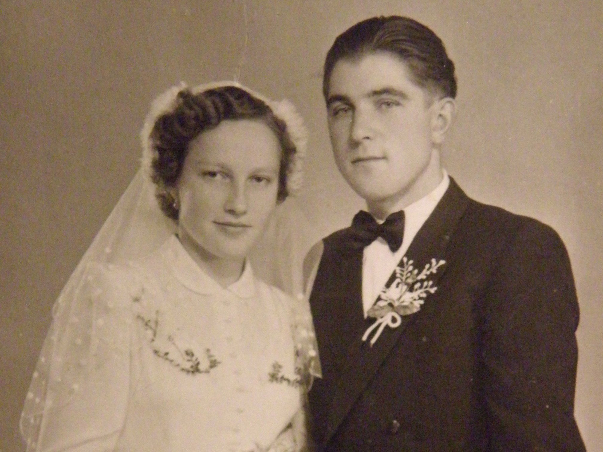 Hochzeit Josefa und Johann Nachbaur 1951: Der Beginn einer vorbildlichen Ehe. Hochzeit Josefa und Johann Nachbaur 1951: Der Beginn einer vorbildlichen Ehe.
