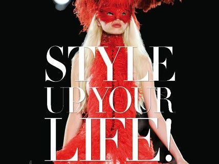 „Aufgrund des großen Erfolgs von STYLE UP YOUR LIFE! und der enormen LeserInnen-Nachfrage lag es nahe, das Fashion & Beauty-Portfolio der Weiss & Lameraner Media Group mit dem STYLE UP YOUR LIFE! LOOKBOOK als Luxusprodukt zu erweitern“, so die beiden STYLE UP YOUR LIFE!-Herausgeber Adi Weiss & Michael Lameraner.