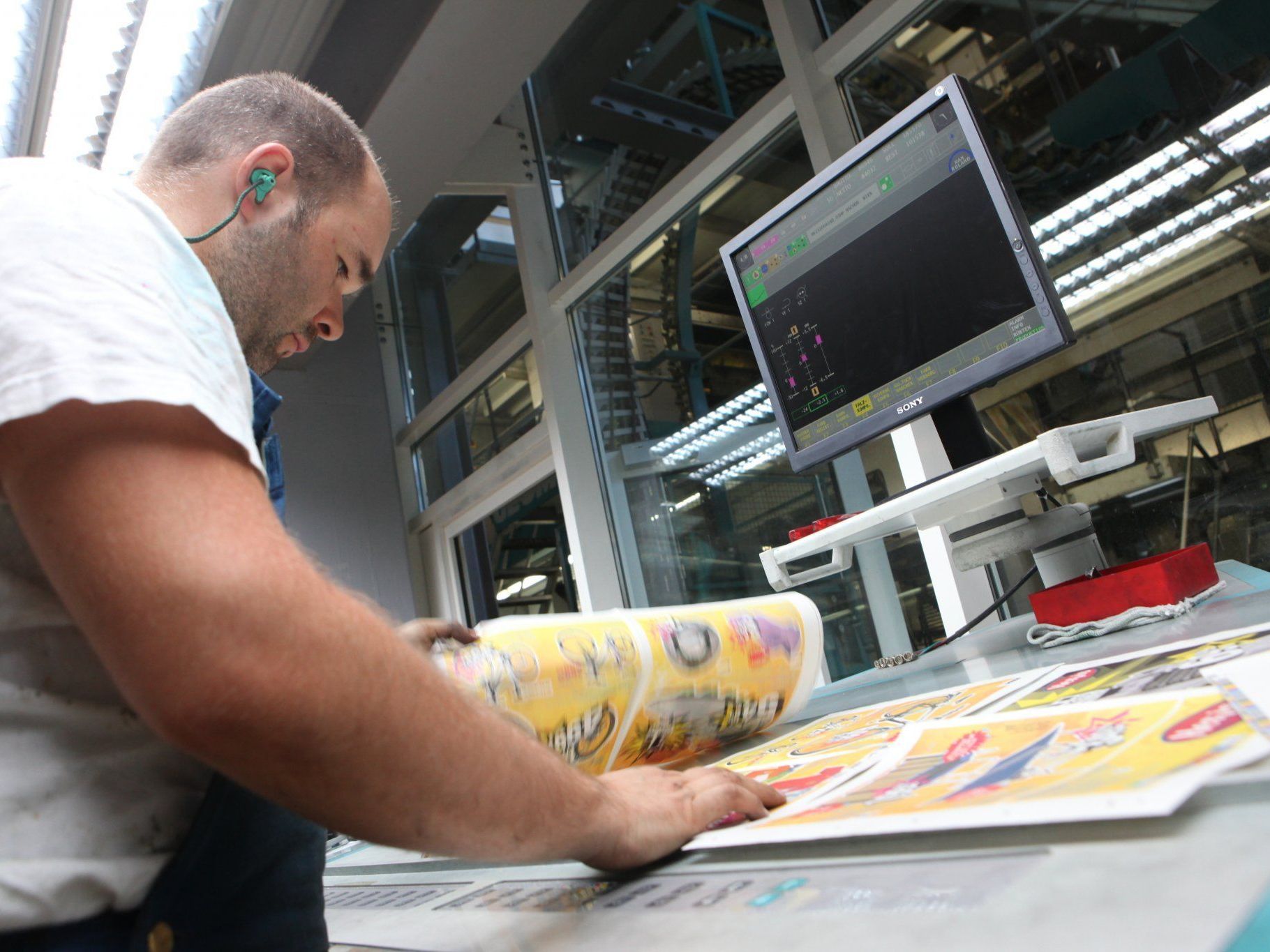 Erstmals Österreichisches Umweltzeichen für Eugen Russ Vorarlberger Zeitungsverlag und Druckerei GmbH. Erstmals Österreichisches Umweltzeichen für Eugen Russ Vorarlberger Zeitungsverlag und Druckerei GmbH.