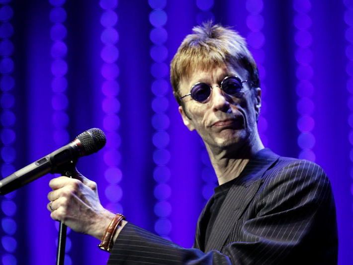 Robin Gibb ist extrem abgemagert. Robin Gibb ist extrem abgemagert.