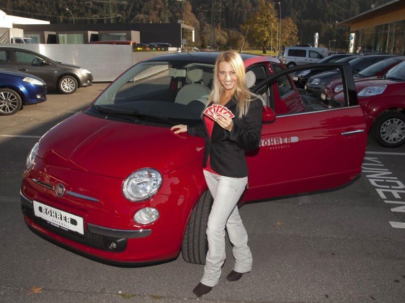 Diesen Fiat 500, zur Verfügung gestellt vom Autohaus Rohrer in Rankweil, kann man beim VN-Landespreisjassen gewinnen.