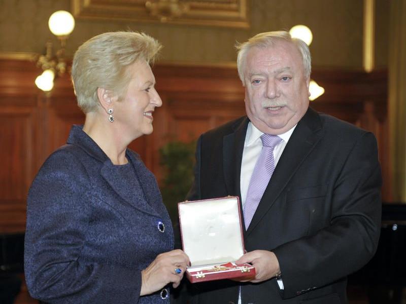 Rauch-Kallat mit Michael Häupl bei der Verleihung.