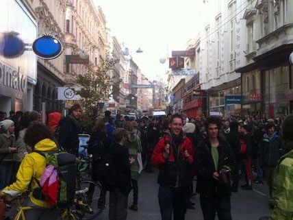 Zu allerlei Aufruhr kam es am Dienstag auf der Mariahilfer Straße durch die Besetzer. Zu allerlei Aufruhr kam es am Dienstag auf der Mariahilfer Straße durch die Besetzer.