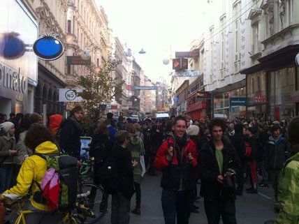 Zu allerlei Aufruhr kam es am Dienstag auf der Mariahilfer Straße durch die Besetzer.