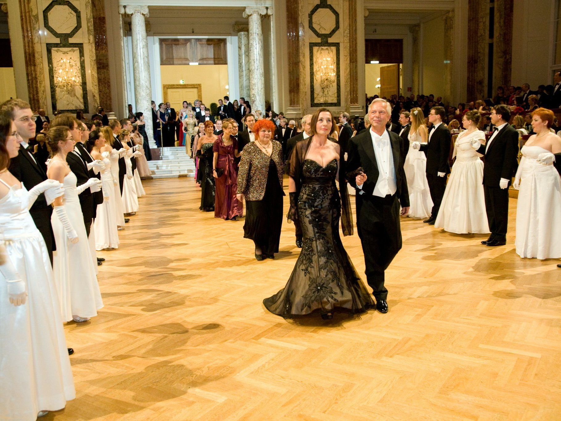 Großer Auftritt beim Immo-Ball in der Hofburg! Großer Auftritt beim Immo-Ball in der Hofburg!