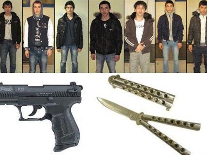 Die Polizei sucht weitere Opfer dieser bewaffneten Jugendbande.