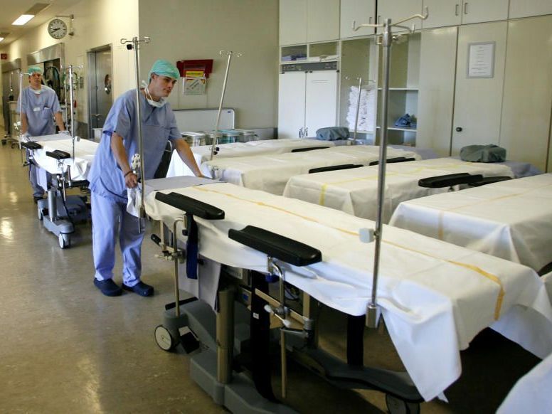 Krankenpfleger ist einer der Berufe, in denen Jungs sehr gute Chancen haben. Krankenpfleger ist einer der Berufe, in denen Jungs sehr gute Chancen haben.