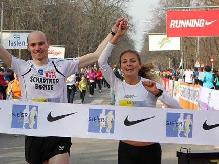 Das glückliche Sieger-Paar beim Sie + Er Lauf 2011