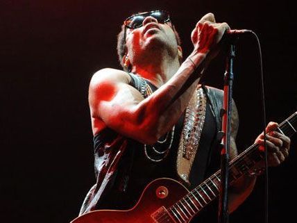 Alt-bewährt: Lenny Kravitz überrascht nicht mehr - aber er rockt noch immer. Alt-bewährt: Lenny Kravitz überrascht nicht mehr - aber er rockt noch immer.