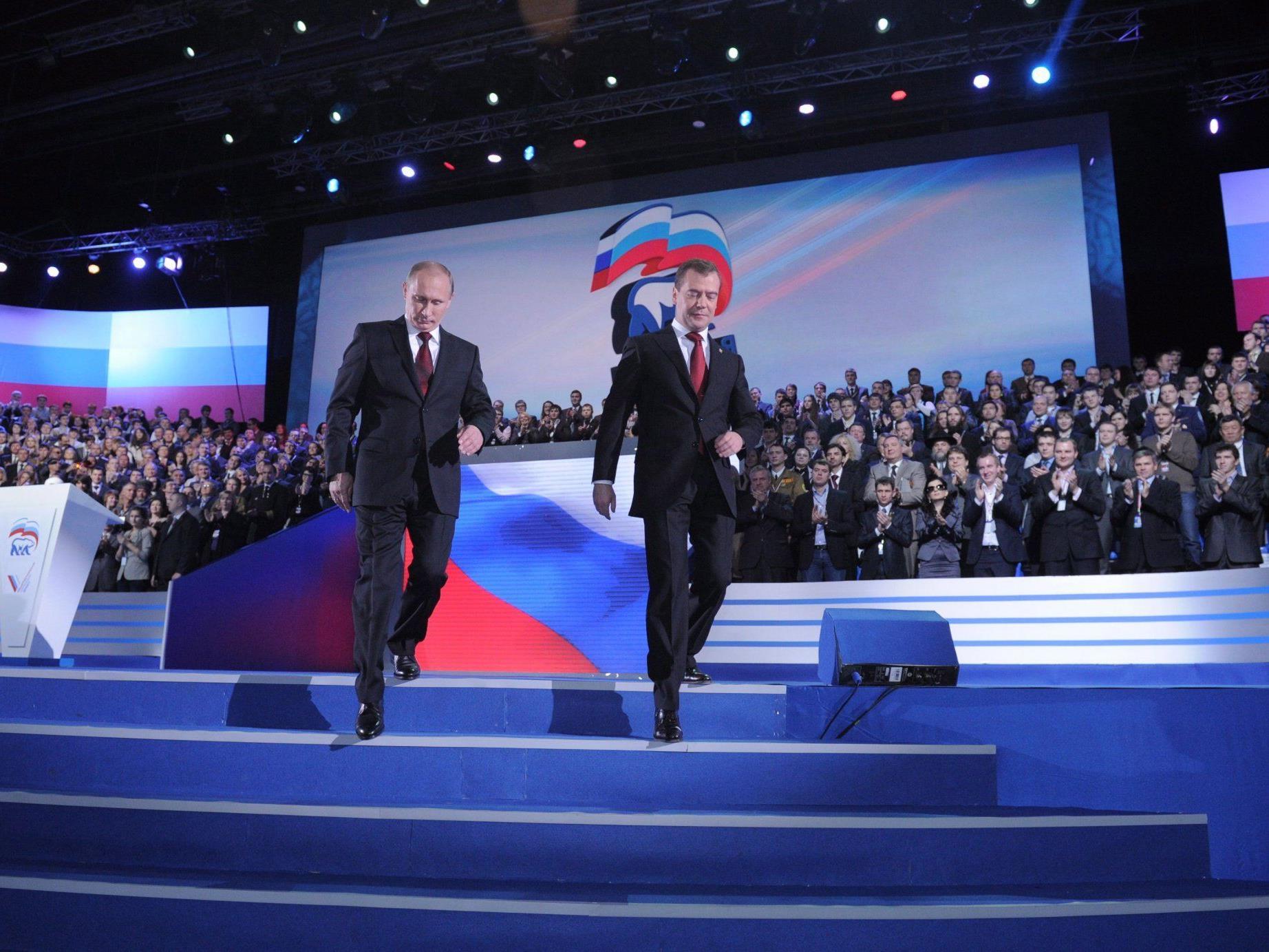Die Opposition kritisiert die Kremlkraft als "Partei der Gauner und Diebe".