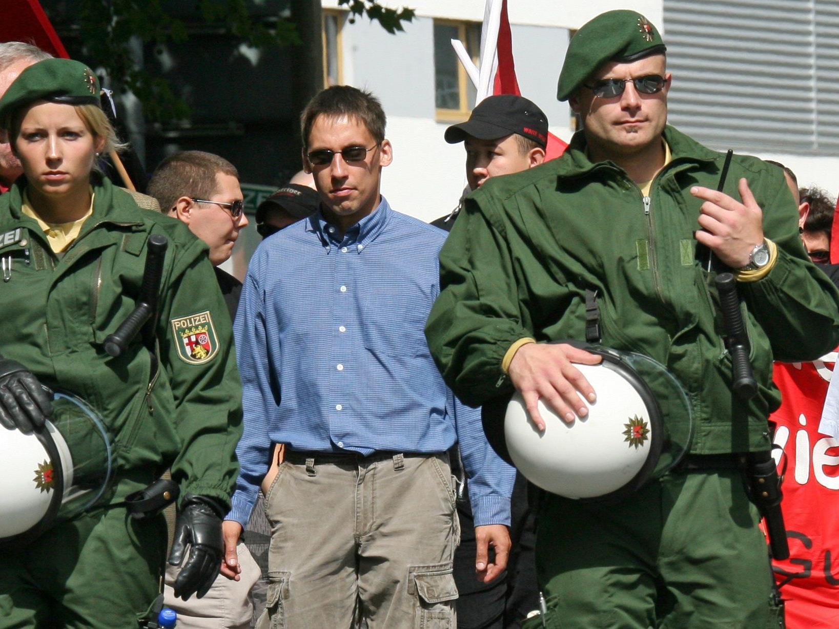 Der frühere NPD-Funktionär Ralf Wohlleben (M.) aufgenommen während einer NPD-Demonstration im Jahr 2007.