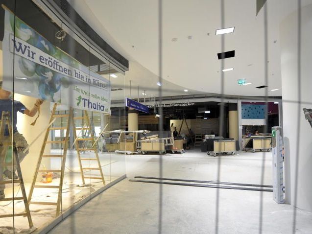 Heute wird noch gebaut, morgen wird eröffnet: Das neue Westbahnhof-Center! Heute wird noch gebaut, morgen wird eröffnet: Das neue Westbahnhof-Center!