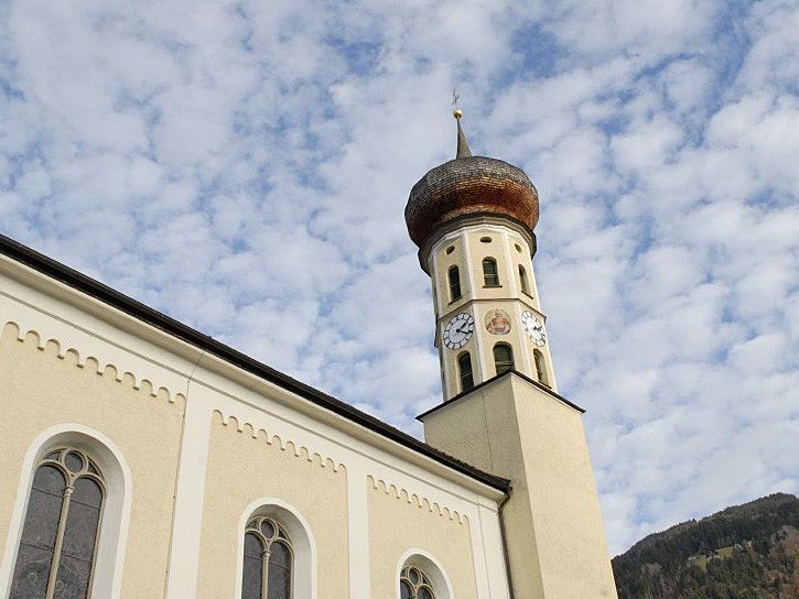 Pfarrkirche Schruns am 20. November 2011. Pfarrkirche Schruns am 20. November 2011.