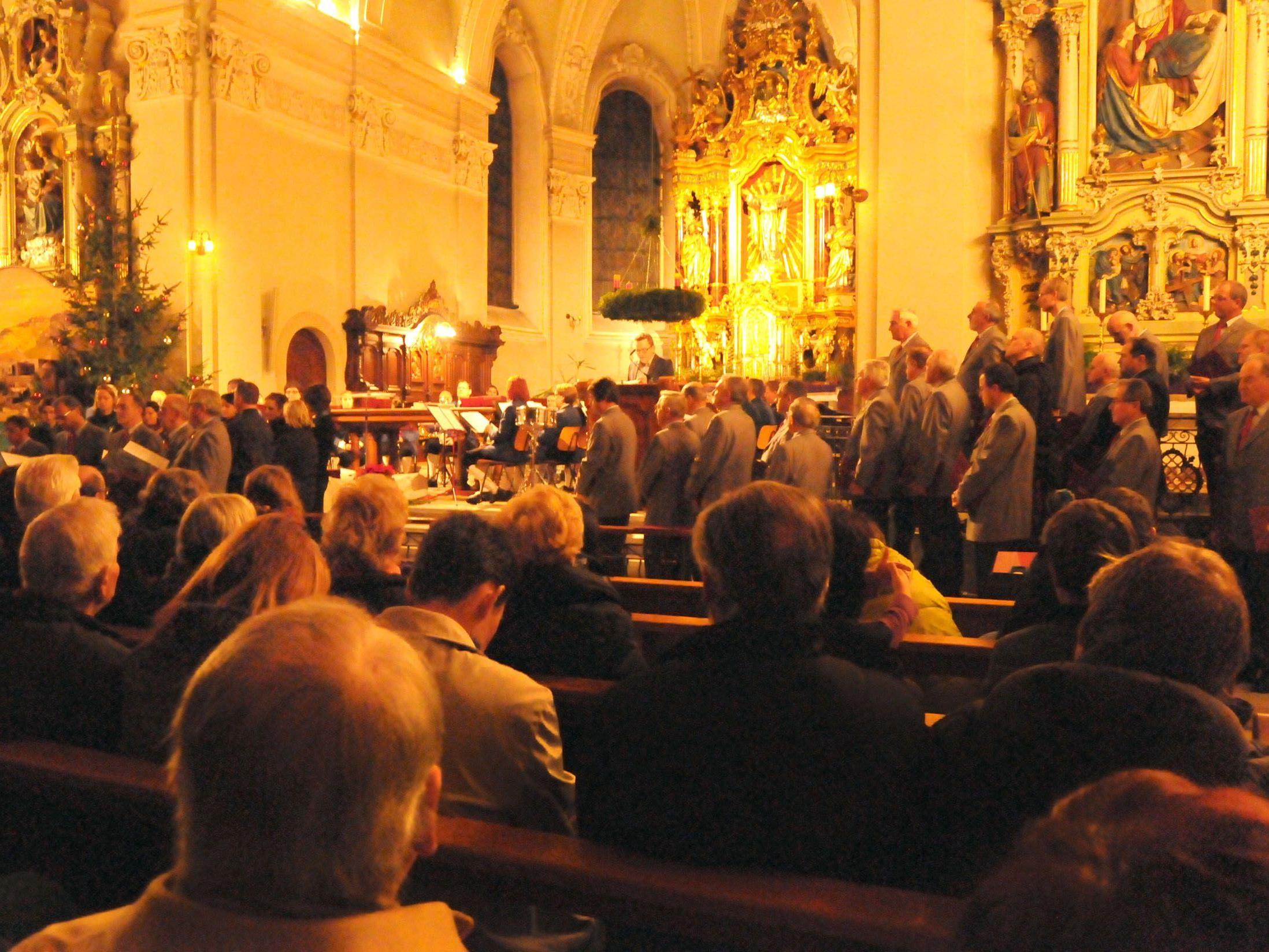 Adventstimmung und großzügige Spenden beim Gemeinschaftskonzert in der Pfarrkirche Höchst