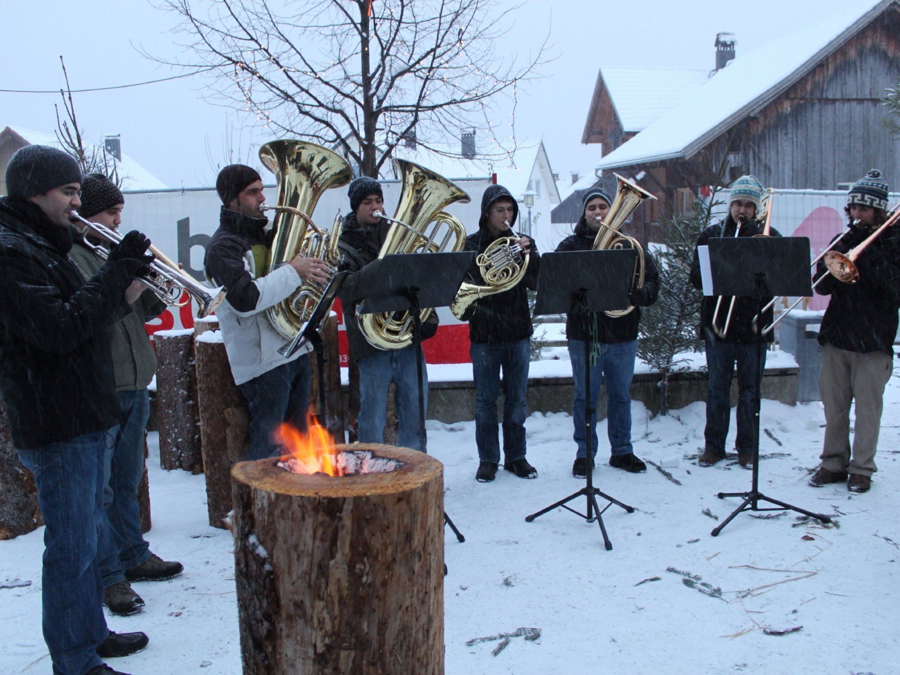 Ein Bläserensemble wird dem Christbaummarkt auch heuer wieder besinnliche Stimmung einhauchen. Ein Bläserensemble wird dem Christbaummarkt auch heuer wieder besinnliche Stimmung einhauchen.