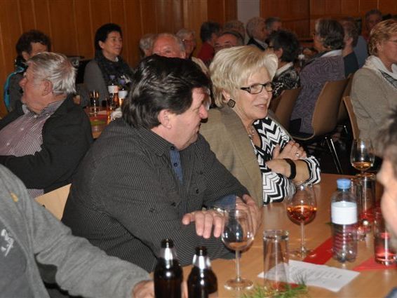 Geselliges Beisammensein bei der Weihnachtsfeier des PVÖ Wolfurt Geselliges Beisammensein bei der Weihnachtsfeier des PVÖ Wolfurt