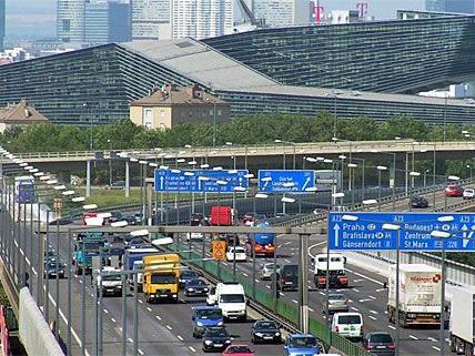 Die Wiener Südost-Tangente A23 gehört zu den wichtigsten Verkehrsverbingungen Wiens.