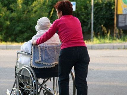Bei ehrenamtlicher Arbeit genießt man in Wien künftig auch Versicherungsschutz - dank Helfer Wiens Bei ehrenamtlicher Arbeit genießt man in Wien künftig auch Versicherungsschutz - dank Helfer Wiens