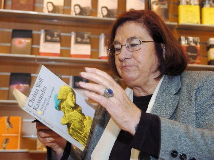 Ihre Bücher gehören zum Kanon der deutschen Literatur: Christa Wolf verstarb am Donnerstag im Alter von 82 Jahren Ihre Bücher gehören zum Kanon der deutschen Literatur: Christa Wolf verstarb am Donnerstag im Alter von 82 Jahren