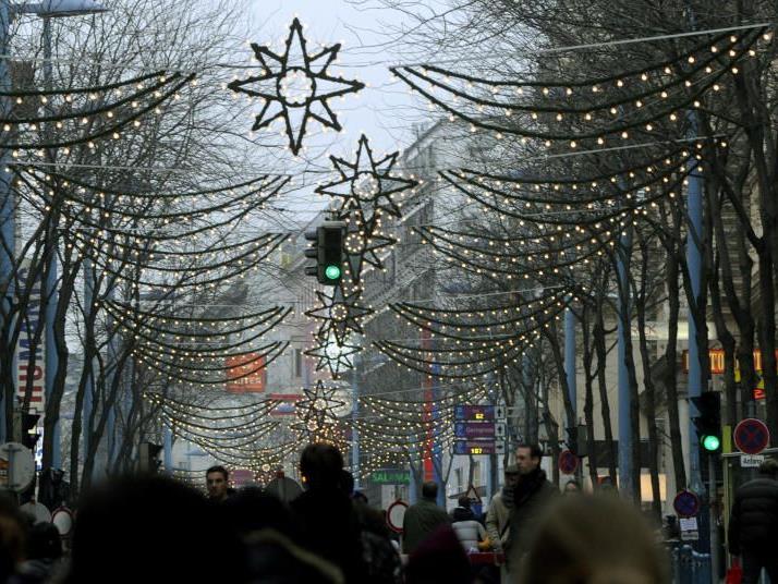 Mariahilfer Straße im Weihnachtslook.