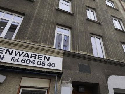 In diesem Haus soll sich das Verbrechen zugetragen haben. In diesem Haus soll sich das Verbrechen zugetragen haben.