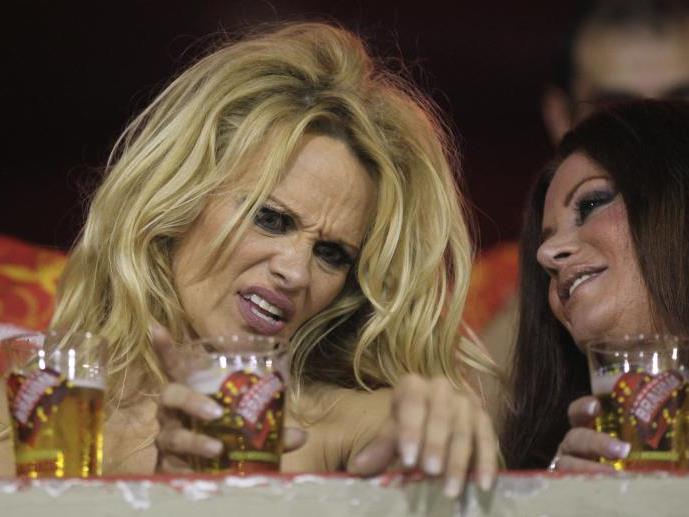 Pamela Anderson liebt es wild zu feiern.