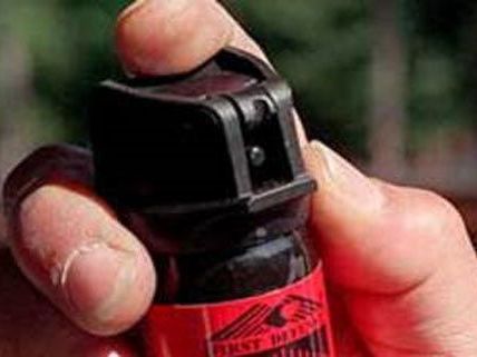 Der Inhaber der Trafik setzte sich mit Pefferspray zur Wehr. Der Inhaber der Trafik setzte sich mit Pefferspray zur Wehr.