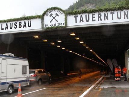 Die extremen Staus sollten mit der Eröffnung der zweiten Röhre im Tauerntunnel nun der Vergangenheit angehören.