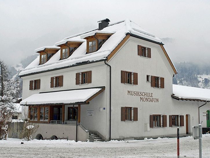 TOP 2: Kostenverumlagung für das Unterrichtsfach "Tanz" bei der Musikschule Montafon TOP 2: Kostenverumlagung für das Unterrichtsfach "Tanz" bei der Musikschule Montafon