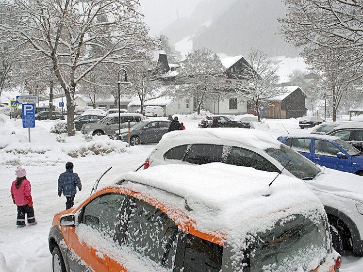 Parkplatz gegenüber der Volksschule Schruns, 31. Dezember 2011 Parkplatz gegenüber der Volksschule Schruns, 31. Dezember 2011