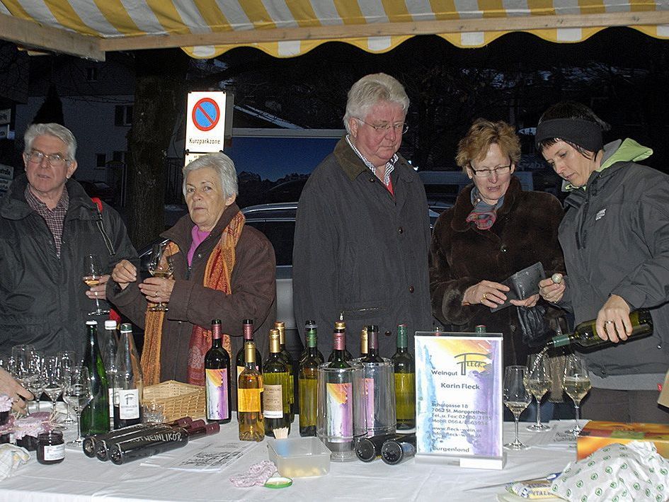 Burgenländischer Weinstand beim "Tschagguser Winterburamarkt" am 7. Jänner 2011 Burgenländischer Weinstand beim "Tschagguser Winterburamarkt" am 7. Jänner 2011
