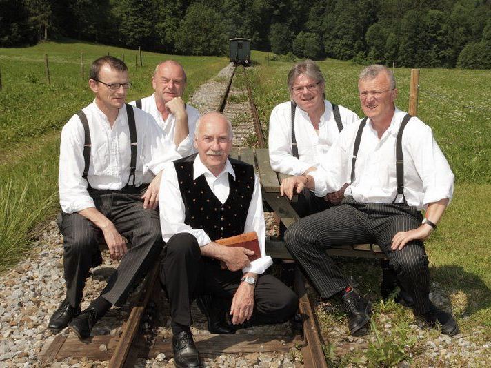Die Bahnteifel und Otto Hofer gastieren im SUlner Mehrzwecksaal Die Bahnteifel und Otto Hofer gastieren im SUlner Mehrzwecksaal