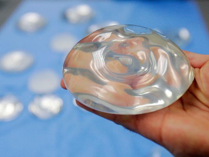 Silikongel-Implantate: Statt Vorzüge nun Gefahren im Fokus