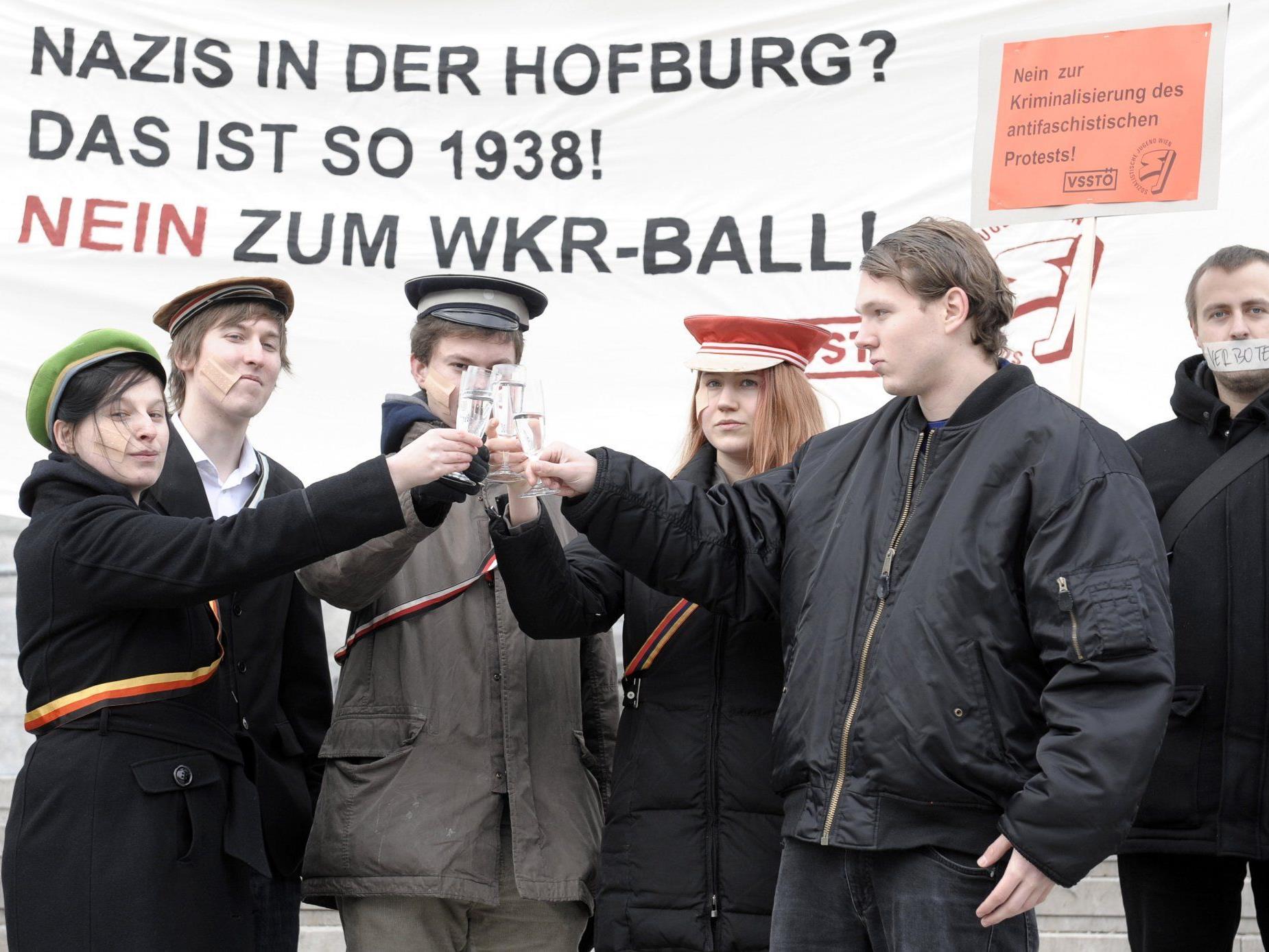 Proteste gegen WKR-Ball 2011