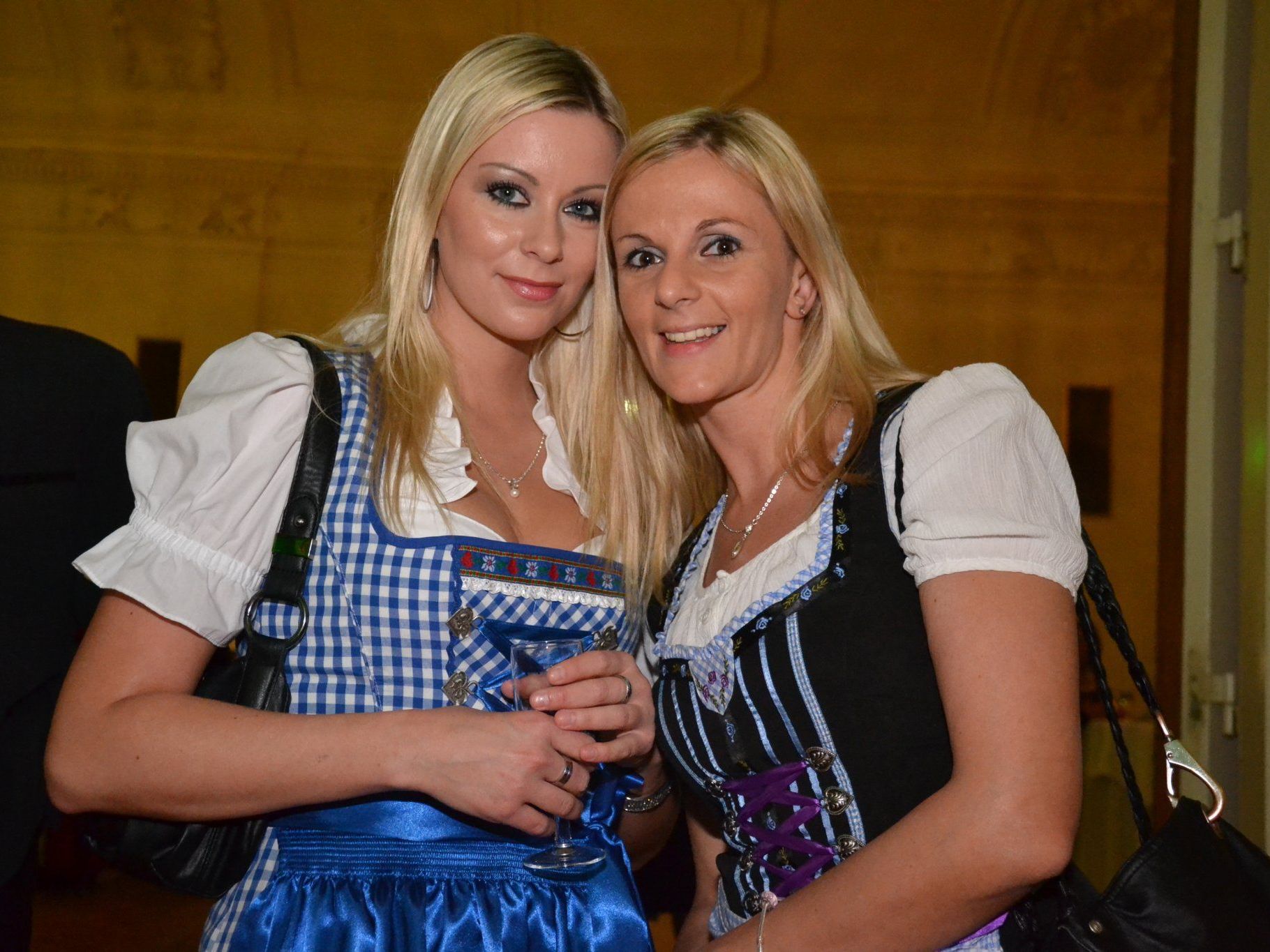 Beim Steirerball wird auch auf Tradition Wert gelegt. Beim Steirerball wird auch auf Tradition Wert gelegt.