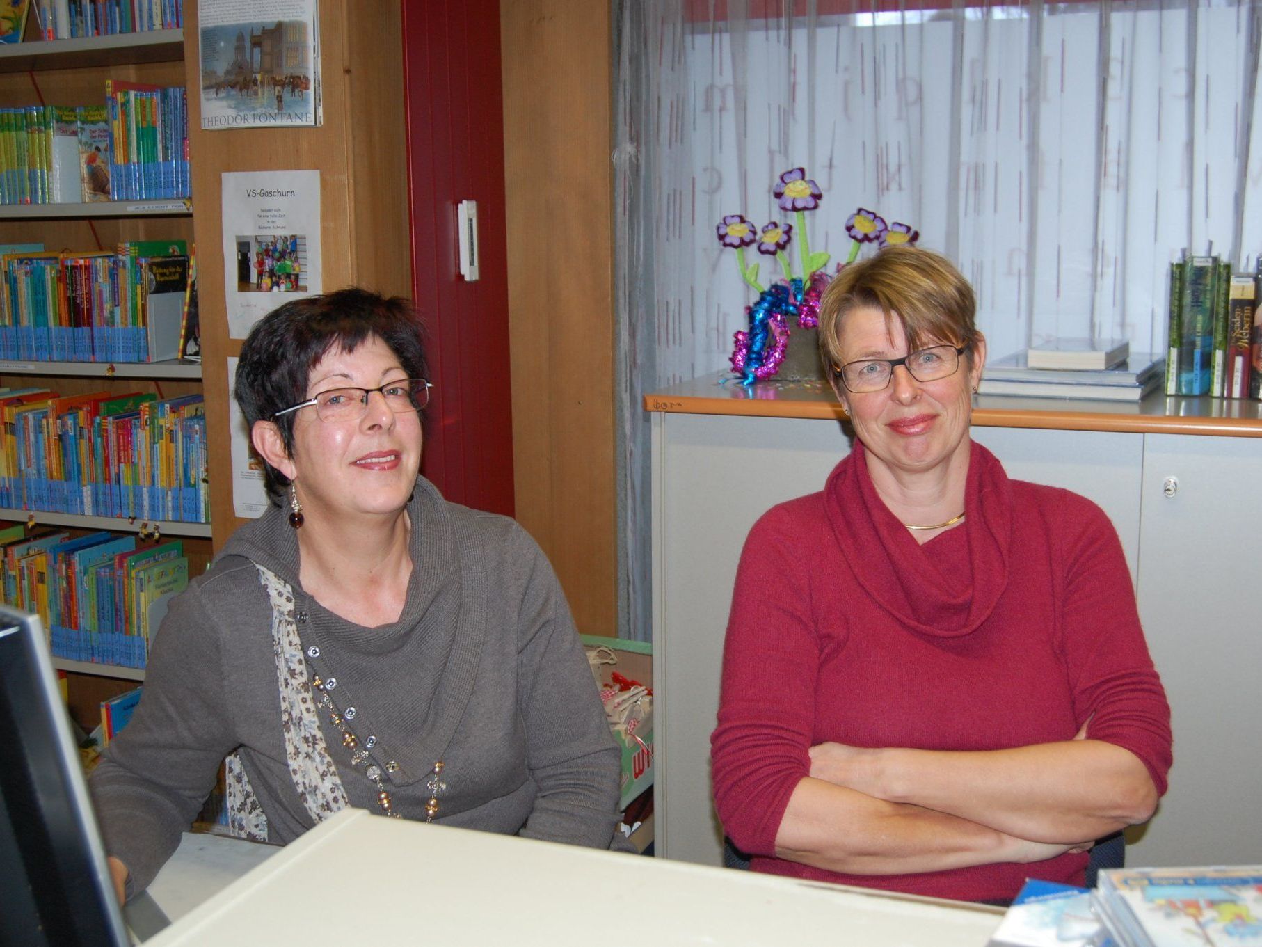 Ursula Vonbrüll (li.) und Brigitte Engstler von der Bibliothek des Standes Montafon sind verärgert. Ursula Vonbrüll (li.) und Brigitte Engstler von der Bibliothek des Standes Montafon sind verärgert.
