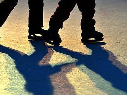 Für ein Mädchen endete ein Eislauf-Ausflug in Traiskirchen tragisch