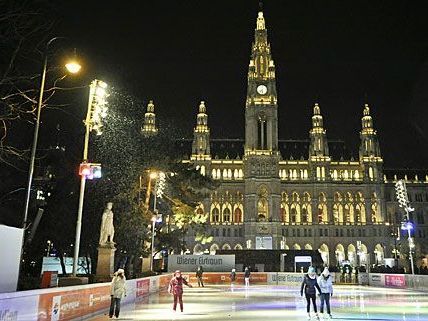 Der Eistraum am Wiener Rathausplatz wurde trotz Schlechtwetter am Donnerstag eröffnet