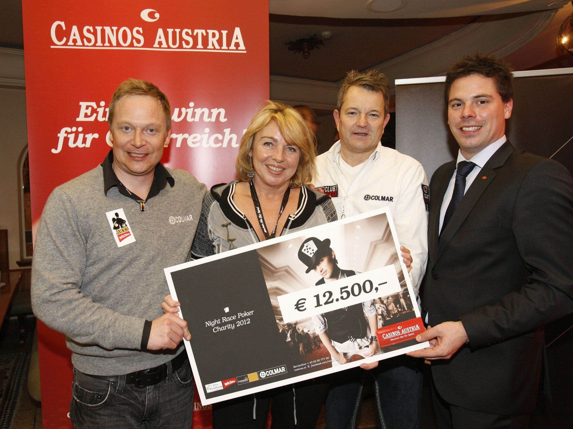 win2day Poker-Ace Johan Brolenius, Gabriela Gebhart von Stiftung Kindertraum, Pokerprofi Erich Kollmann und Casinos Austria Pokermanager Stefan Gollubits win2day Poker-Ace Johan Brolenius, Gabriela Gebhart von Stiftung Kindertraum, Pokerprofi Erich Kollmann und Casinos Austria Pokermanager Stefan Gollubits