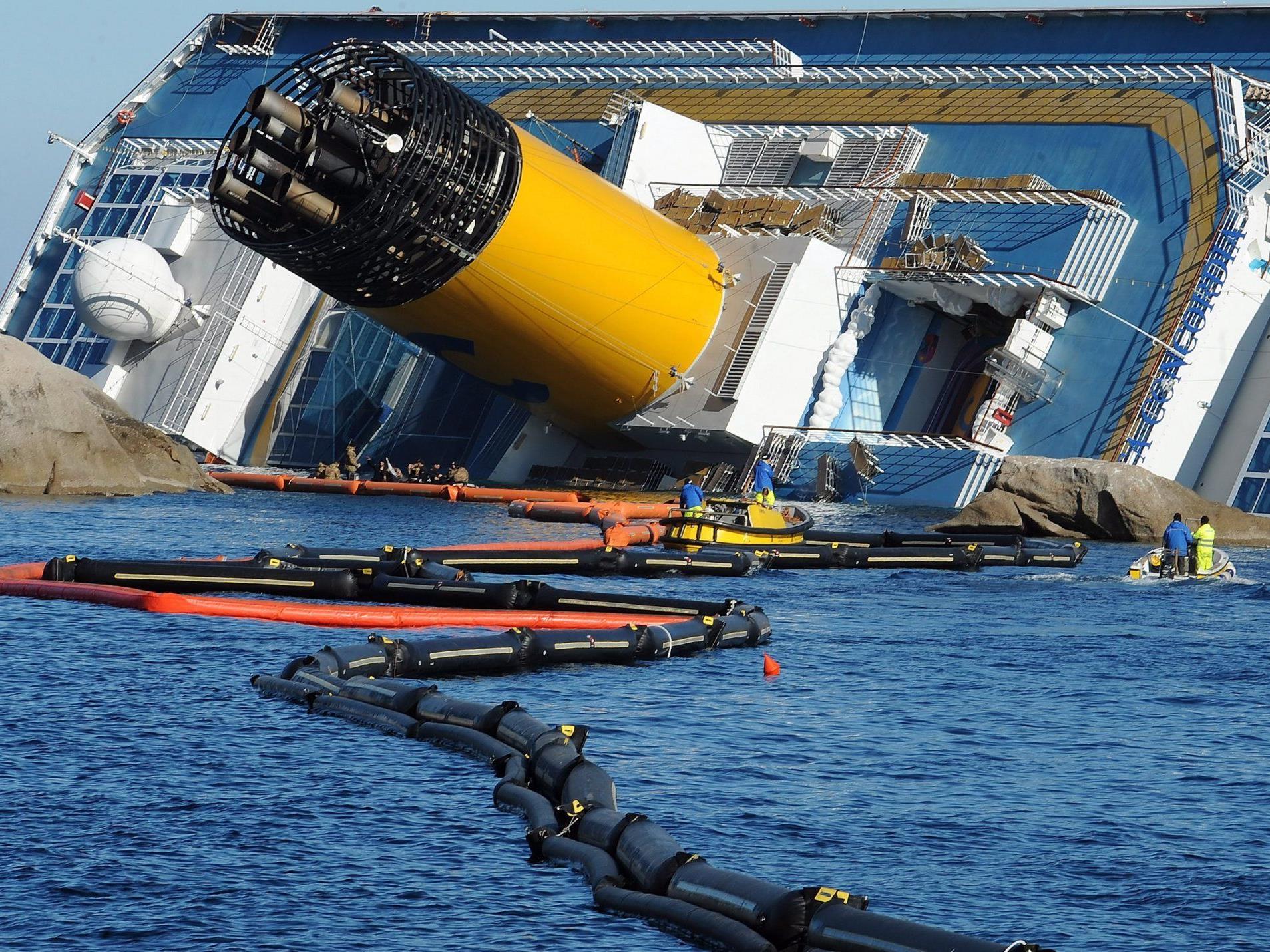 Die Costa Concordia wird zur Gefahr für die Umwelt.