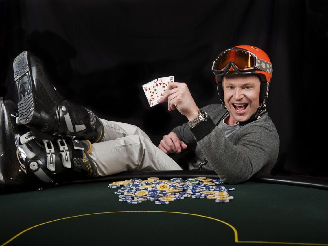 Johan Brolenius ist bereit für eine heiße Pokernacht. Johan Brolenius ist bereit für eine heiße Pokernacht.