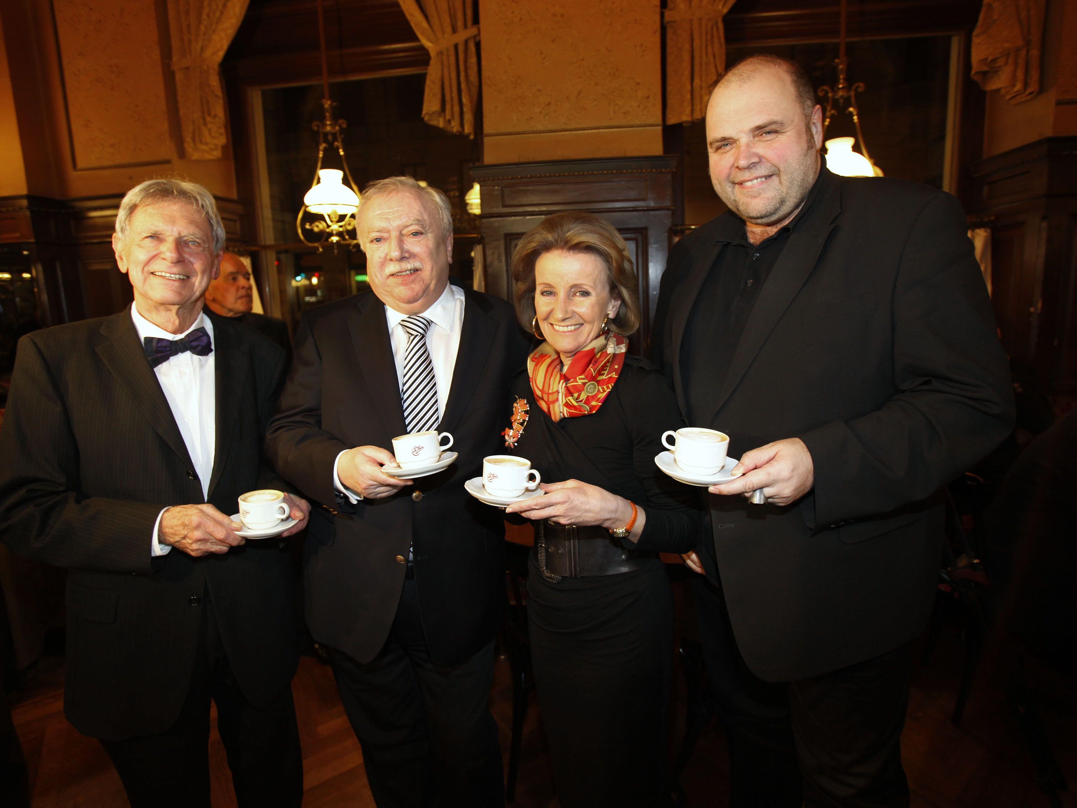 Ganz offizielle Kaffeesieder sind jetzt BM Michael Häupl und Sacher-Chefin Elisabeth Gürtler