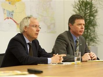 Freddy Kaiser (Bild, rechts), und der Geschäftsführer der Hilti Foundation, Egbert Appel (Bild, links), informierten über die Zukunftspläne von Hilti.