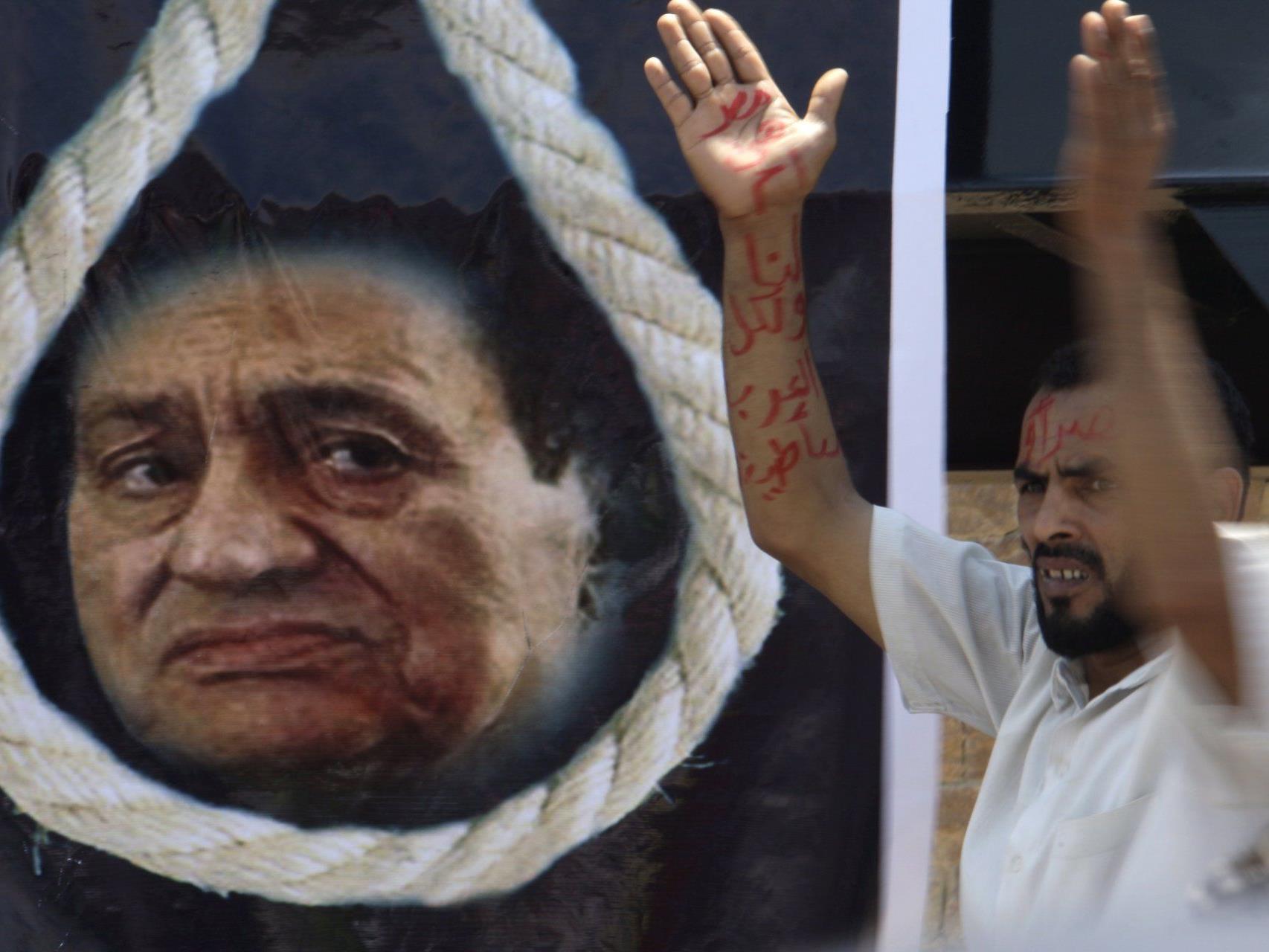 Die Staatsanwaltschaft verlangt die Höchststrafe für Mubarak.