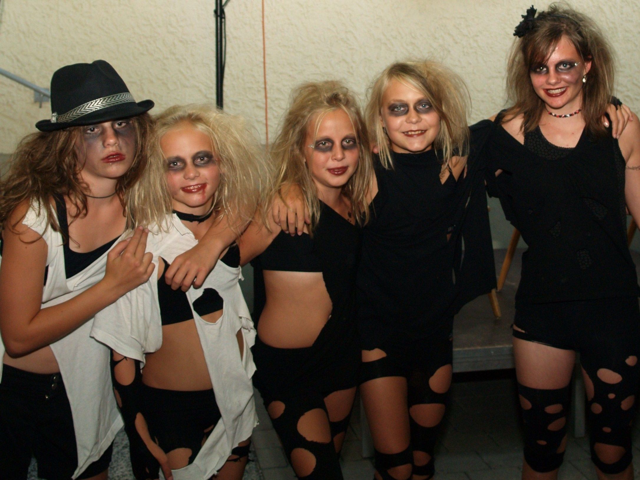 Das Faschingsfest mit Mini - Playback - Show findet im Schulsaal in Batschuns statt. Das Faschingsfest mit Mini - Playback - Show findet im Schulsaal in Batschuns statt.