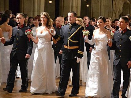 Die feierliche Eröffnung vom Polizeiball 2012 Die feierliche Eröffnung vom Polizeiball 2012