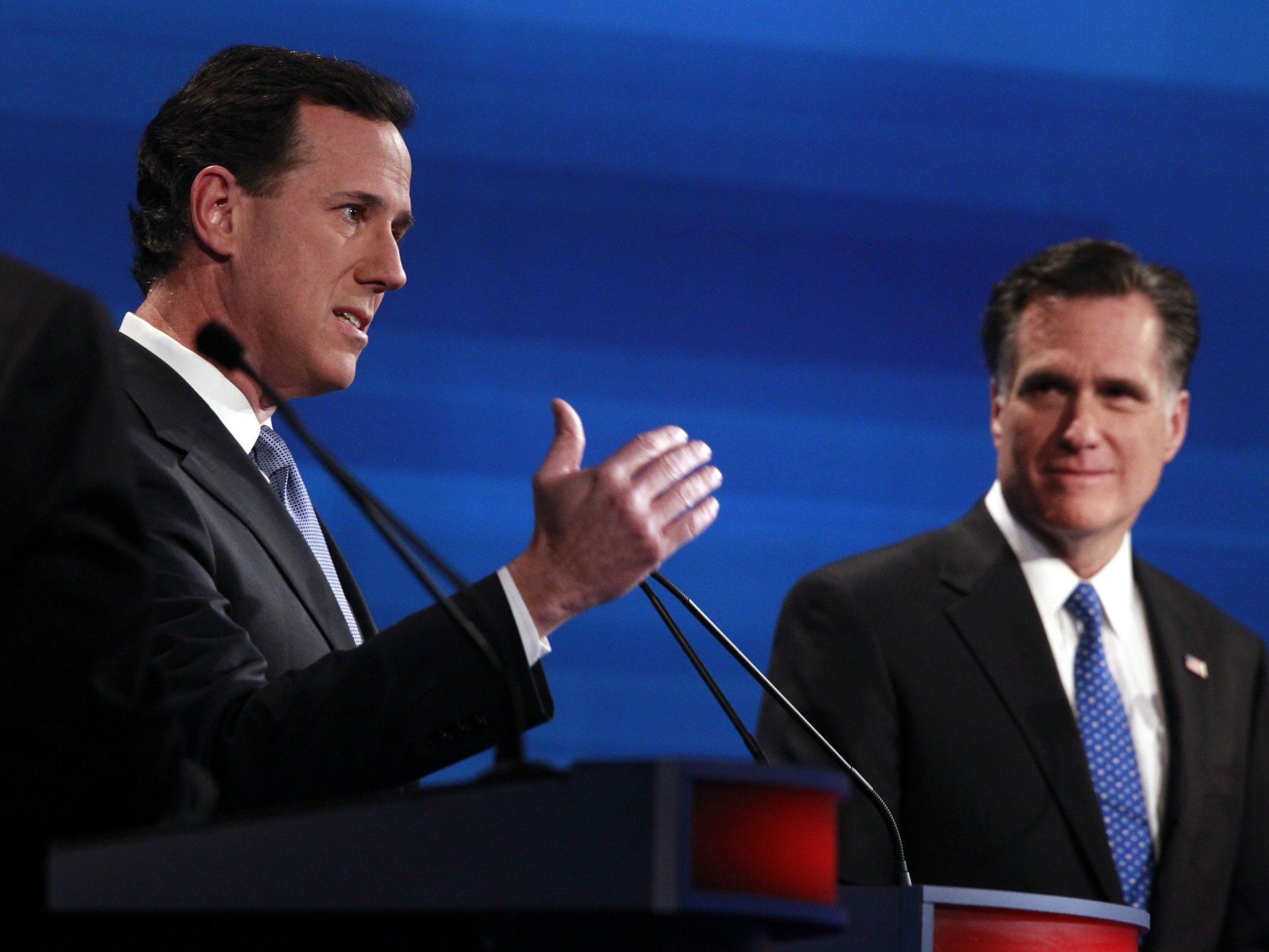 Rick Santorum vs. Mitt Romney. Letzterer obsiegte bei der ersten Vorwahl zur US-Präsidentschaft. Jetzt kommen massive Zweifel auf. Rick Santorum vs. Mitt Romney. Letzterer obsiegte bei der ersten Vorwahl zur US-Präsidentschaft. Jetzt kommen massive Zweifel auf.